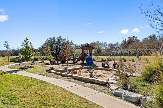 Building Photo - 6811 Hitching Post Cir