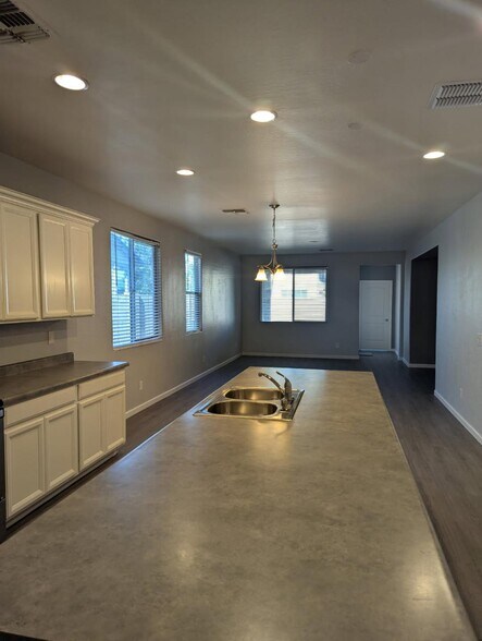 Kitchen, Dining & Living Room Area - 40768 W Rio Grande Dr
