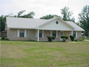 Building Photo - 5757 Melrose Dr
