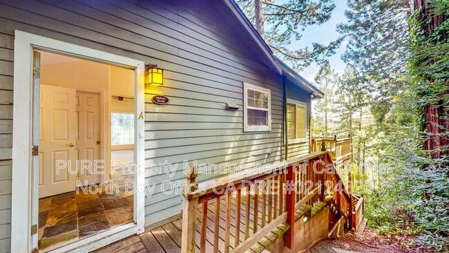 Building Photo - 17475 Summit Ave