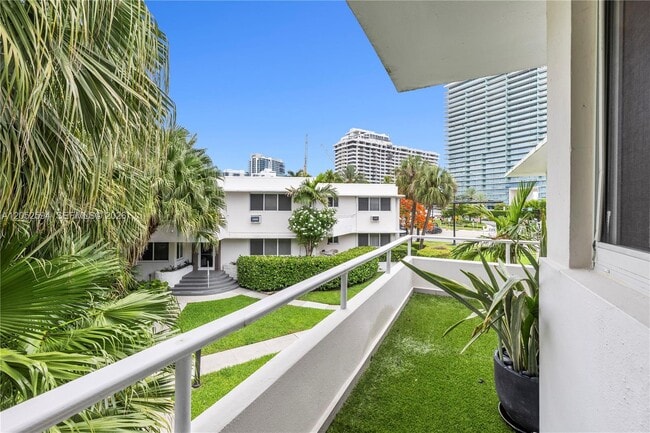 Building Photo - 10190 Collins Ave