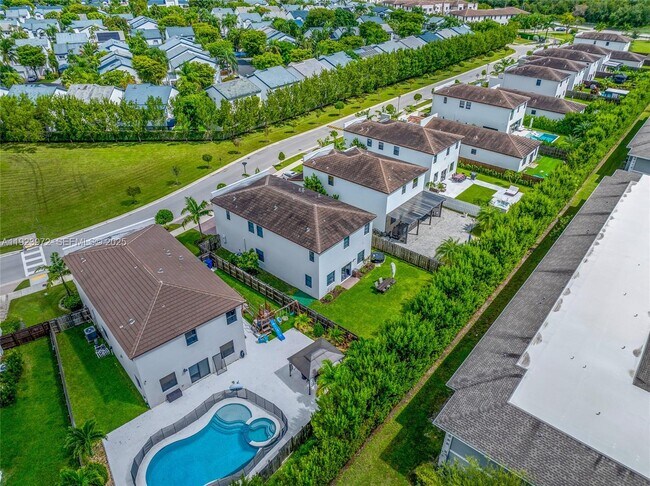 Building Photo - 268 NE 210th Way