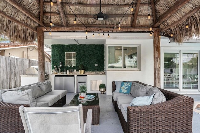 Building Photo - 2233 SE 15th St