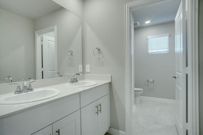 Building Photo - 5812 Marvel Dr