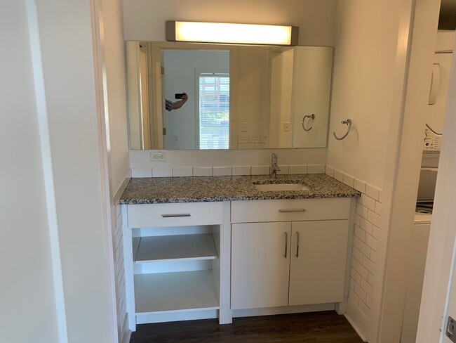 506 vanity - 39 Dexter Ave