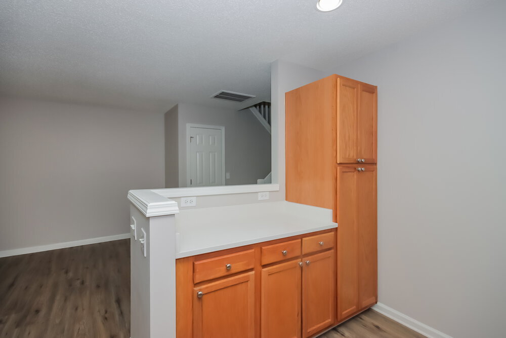 Building Photo - 8042 Christmas Ct