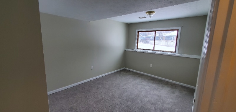 Building Photo - 3613 Newcastle Dr SE