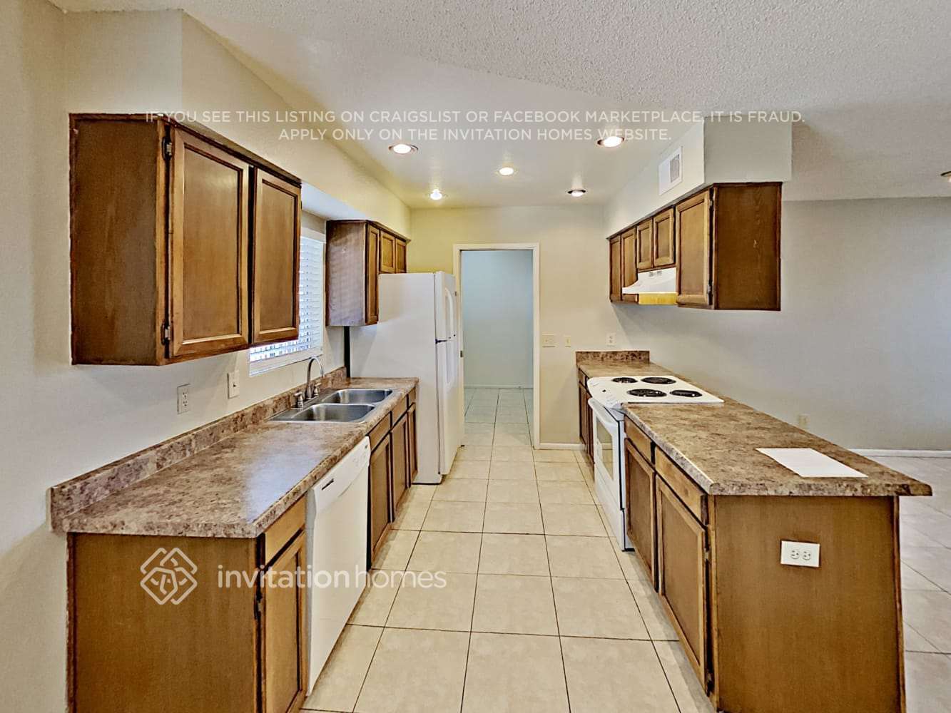 Building Photo - 1205 W Chilton St