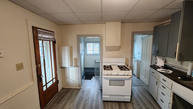 Building Photo - Updated North Side Home