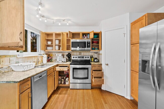 Building Photo - 16401 Baja Ct