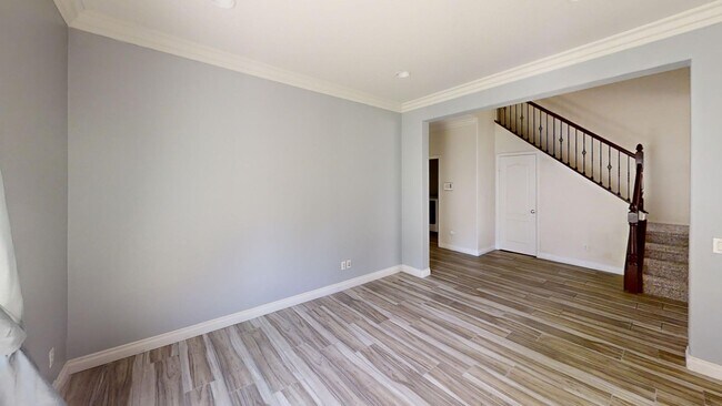 Building Photo - 4 bedroom 3 bath Fairway Canyon Home
