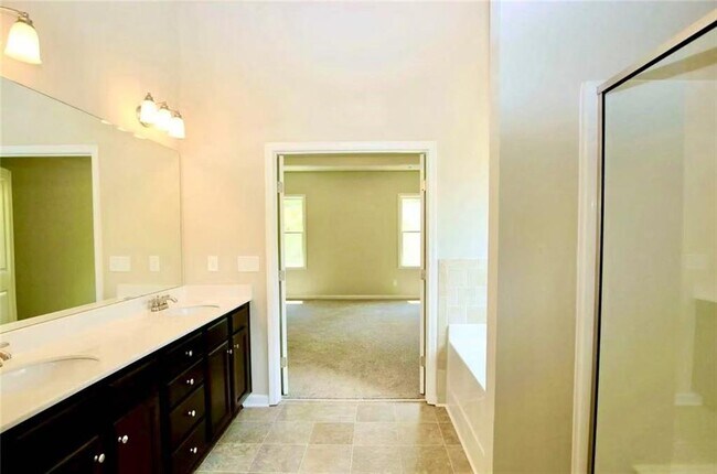 Building Photo - 2568 Paden Birch Dr