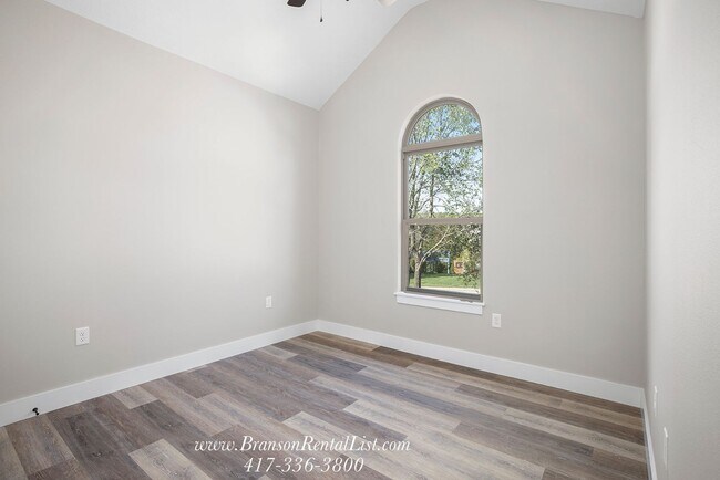Building Photo - Great Location available again!!!
