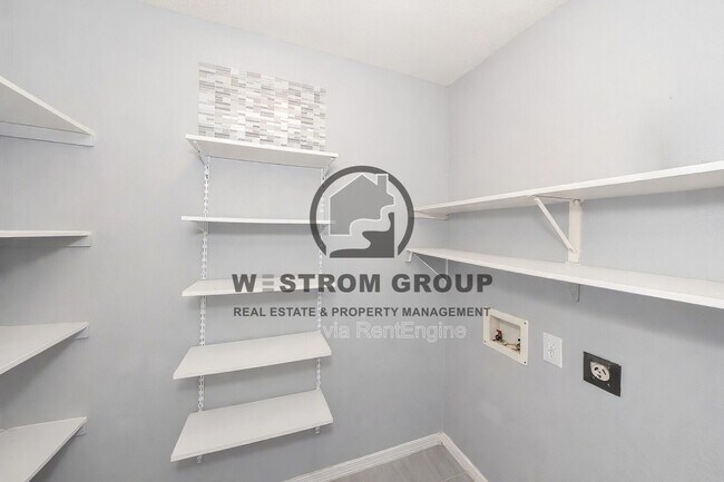 Building Photo - 8732 Polo Dr