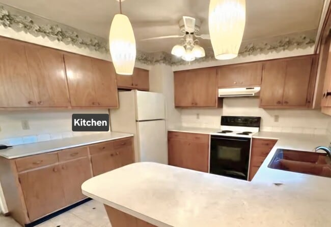 Primary Photo - 705 Rural Ave