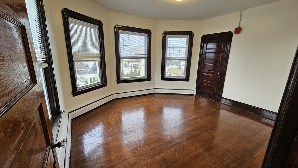 Building Photo - 508 Pawtucket Ave