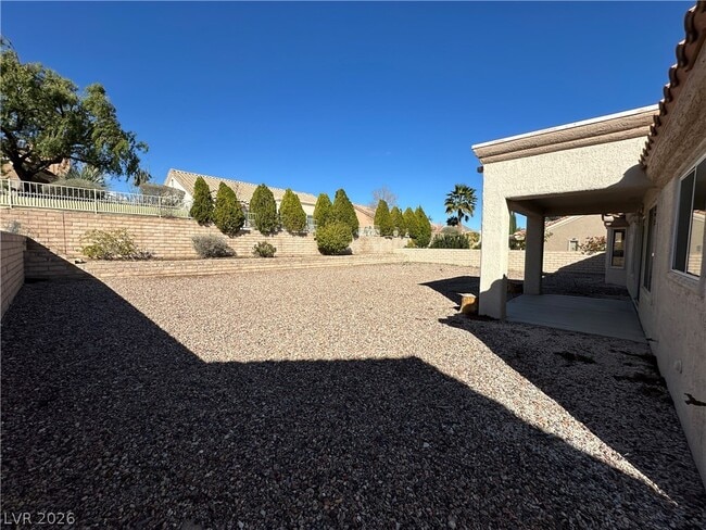 Building Photo - 3001 Lotus Hill Dr