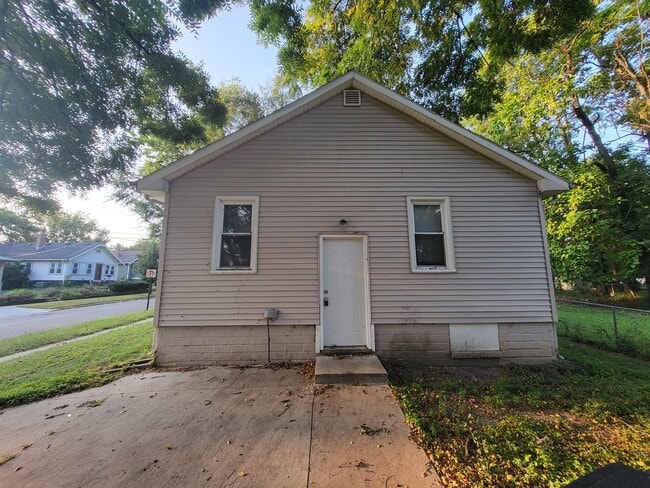 Building Photo - 3916 Cambridge St