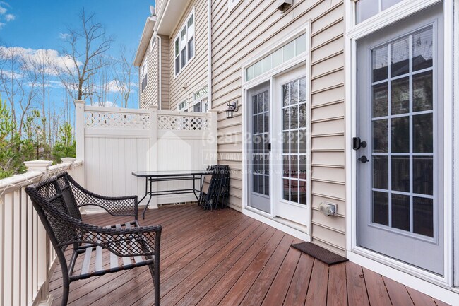 Building Photo - 15816 Swanscombe Lp