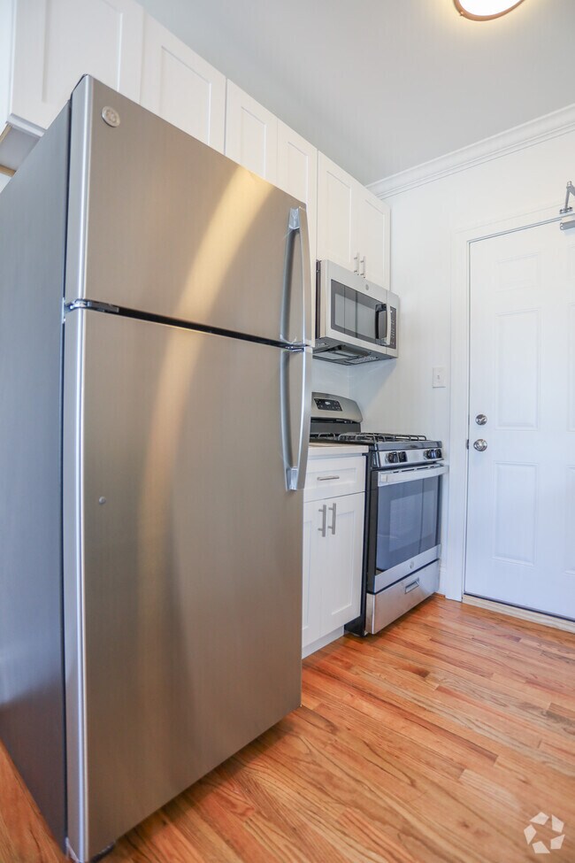 Building Photo - 4415 N Hamilton Ave