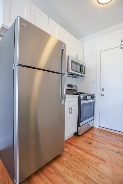 Primary Photo - 4415 N Hamilton Ave