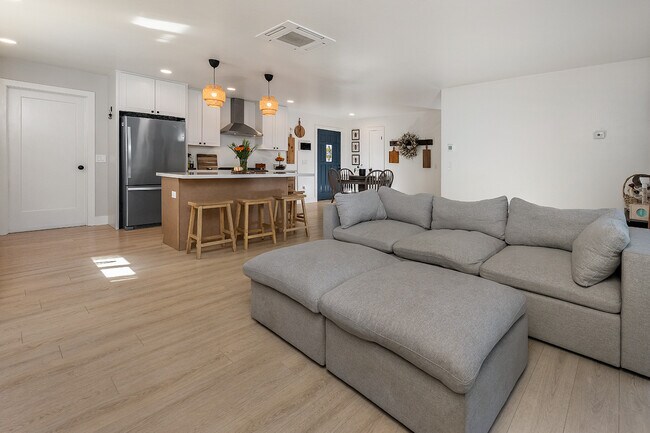 Building Photo - 199 Bailhache Ave