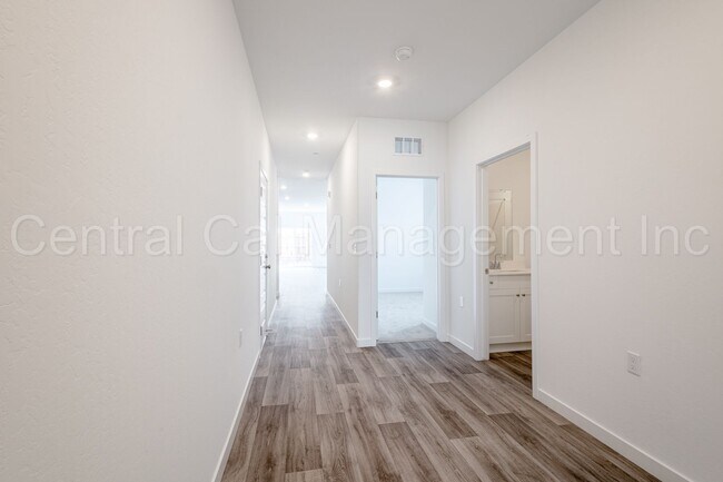 Building Photo - 4 Bedroom/2 Bath Home with Paid Solar in the Southwest - $2545 Per Month!