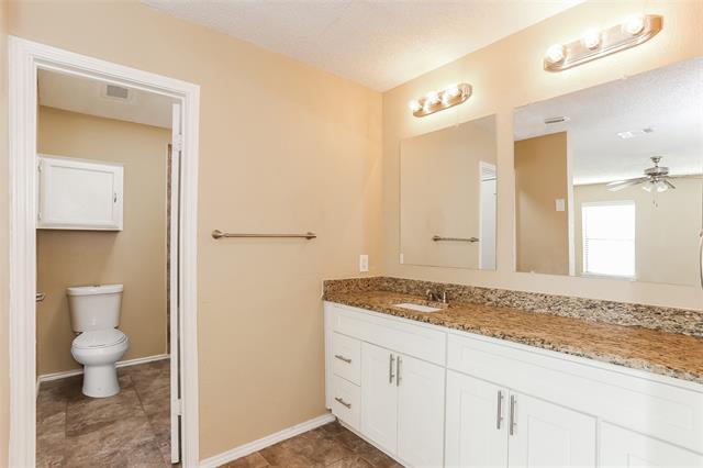 Building Photo - 945 Thorton Dr