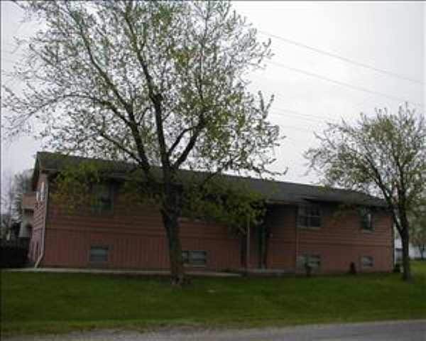 Primary Photo - 105 Madison