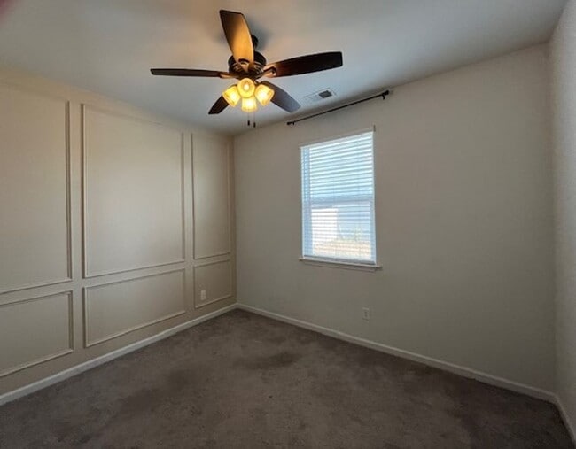 Building Photo - Stunning, Pet Friendly Home!