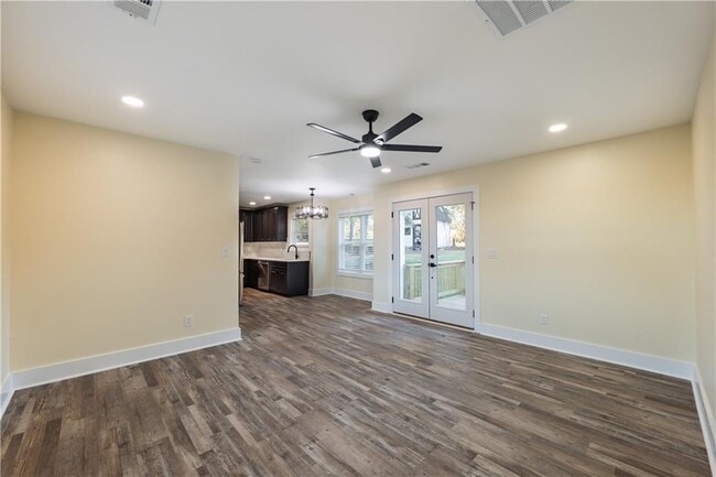 Building Photo - 42 Arnold Rd