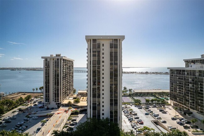 Building Photo - 1901 Brickell Ave
