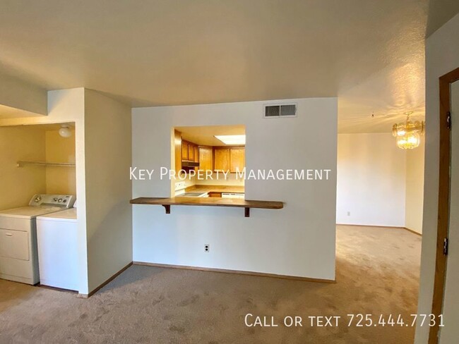 Building Photo - 2 BEDROOM HENDERSON CONDO!