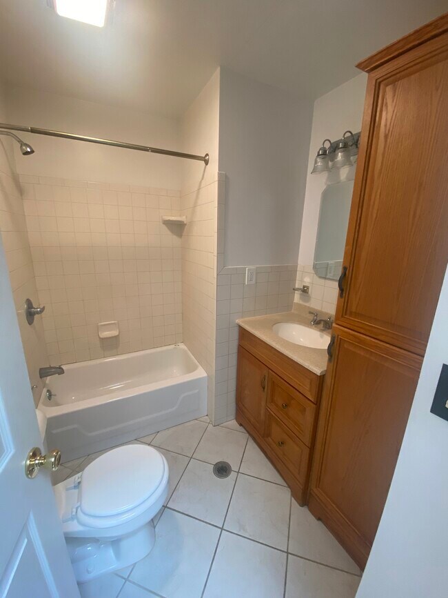 Building Photo - 2758 Evaline St