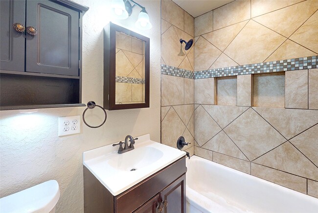 Building Photo - 407 Arizona St