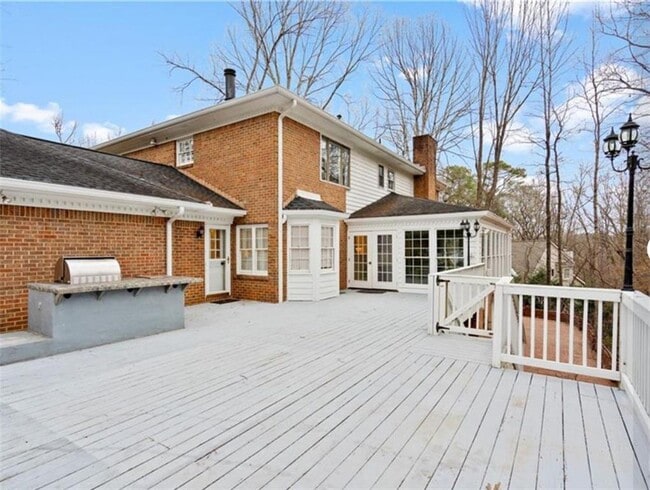 Building Photo - 755 River Gate Dr