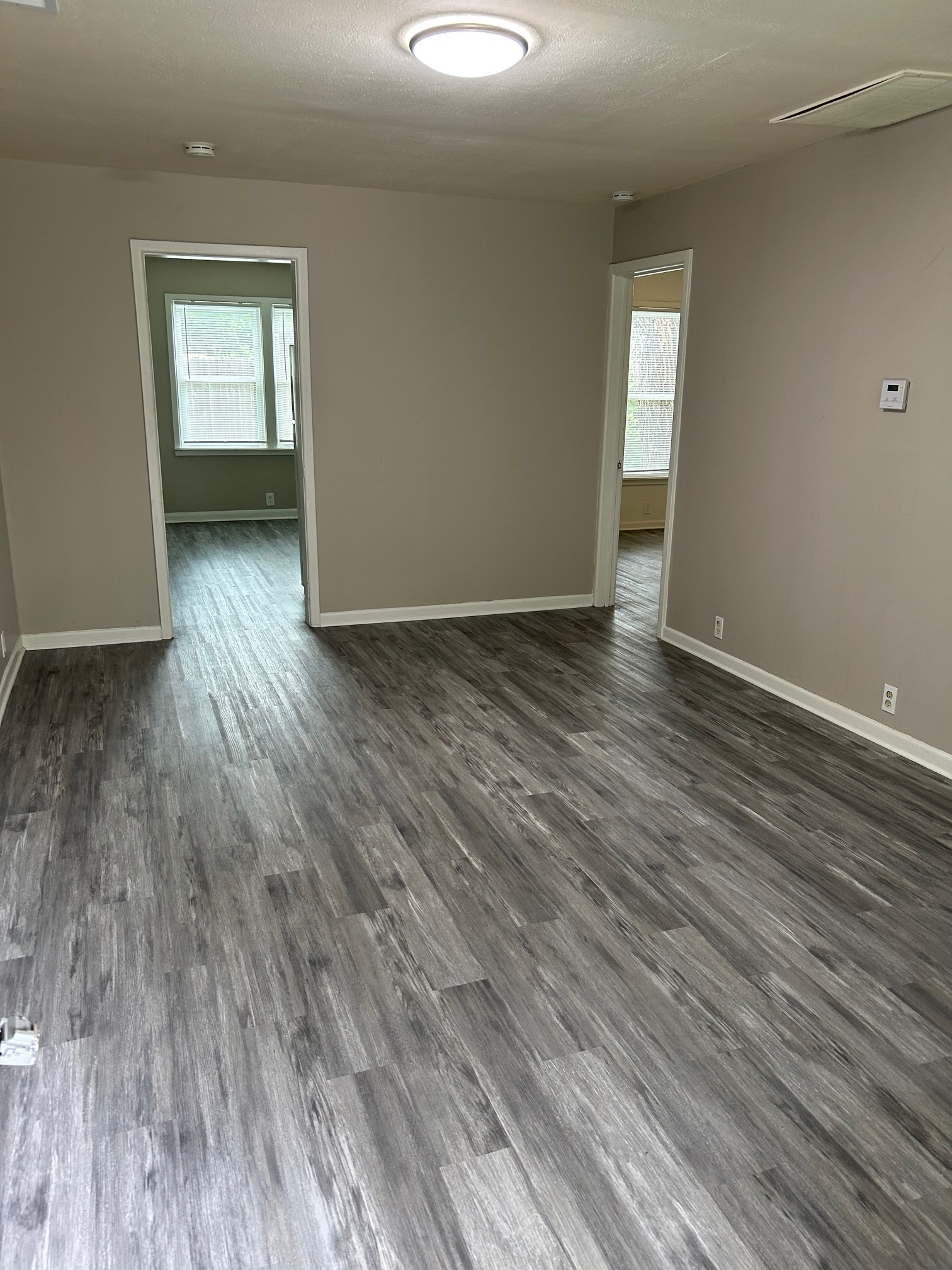 Building Photo - 509 Elm St