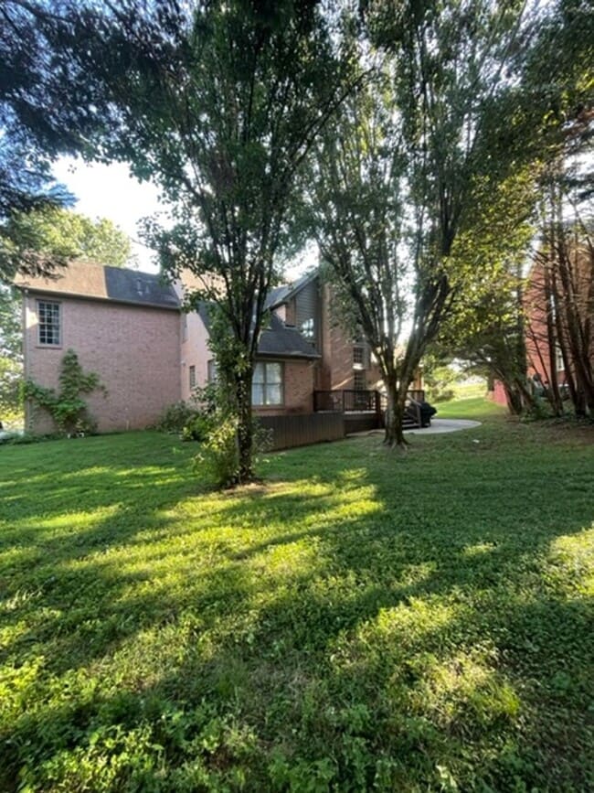 Building Photo - West Knoxville, Farragut 37934 - 4 bedroom, 3.5 bath, 2 Story Brick Home -Contact Debra Johnson (...