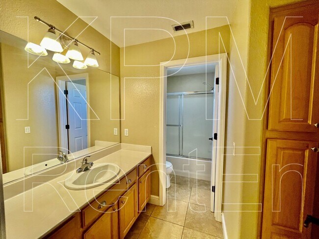 Building Photo - 5879 Riverbank Cir