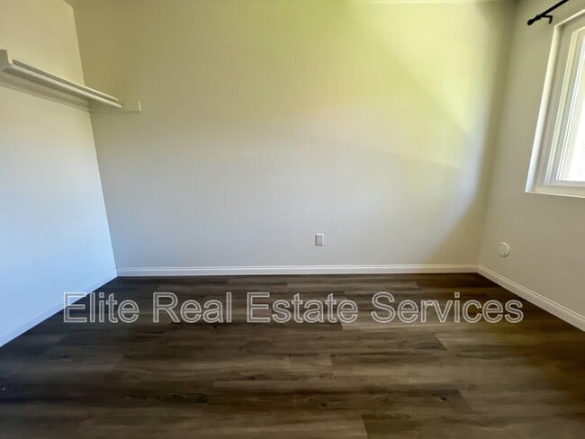 Building Photo - 10633 Aristocrat Ct