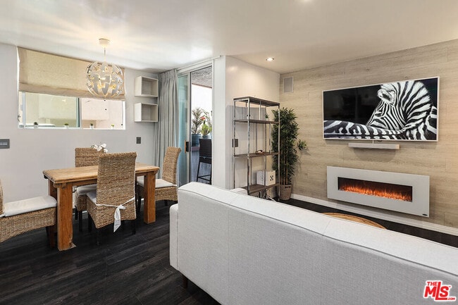 Building Photo - 472 Rosecrans Ave