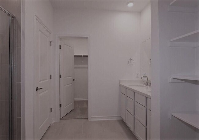 Building Photo - 562 Papaya Dr