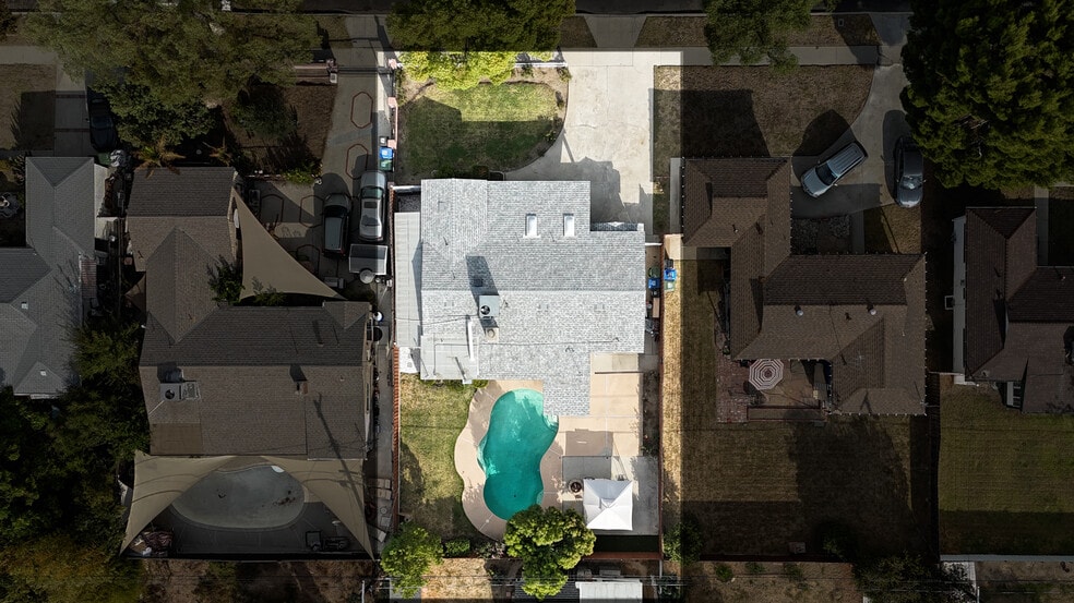 Building Photo - 7439 Leescott Ave