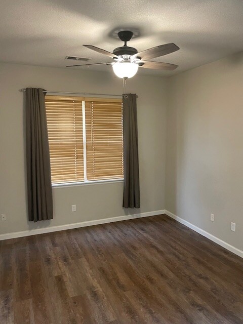 Building Photo - 3764 Ponderosa Dr