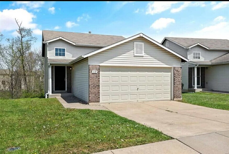 Primary Photo - 419 Ramblewood Way