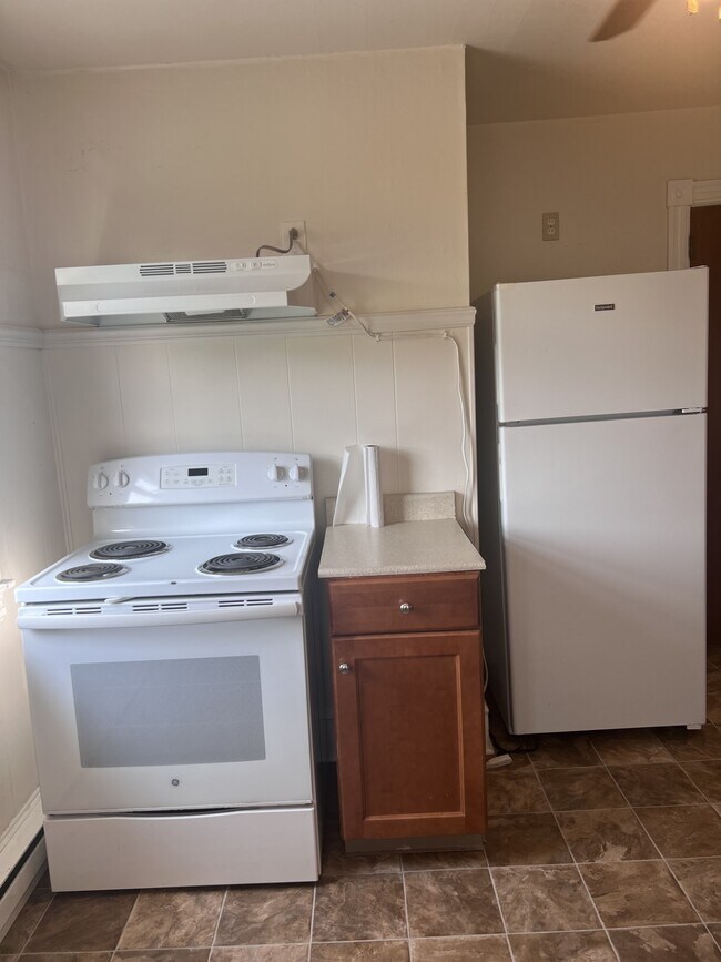 Building Photo - 628 E Lincoln Hwy