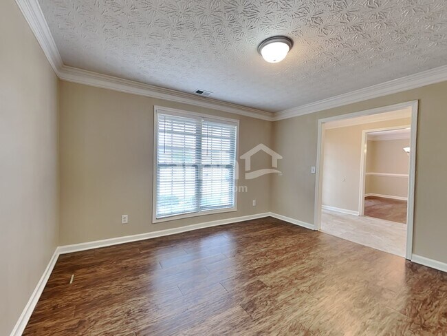 Building Photo - 70 Maxton Ave