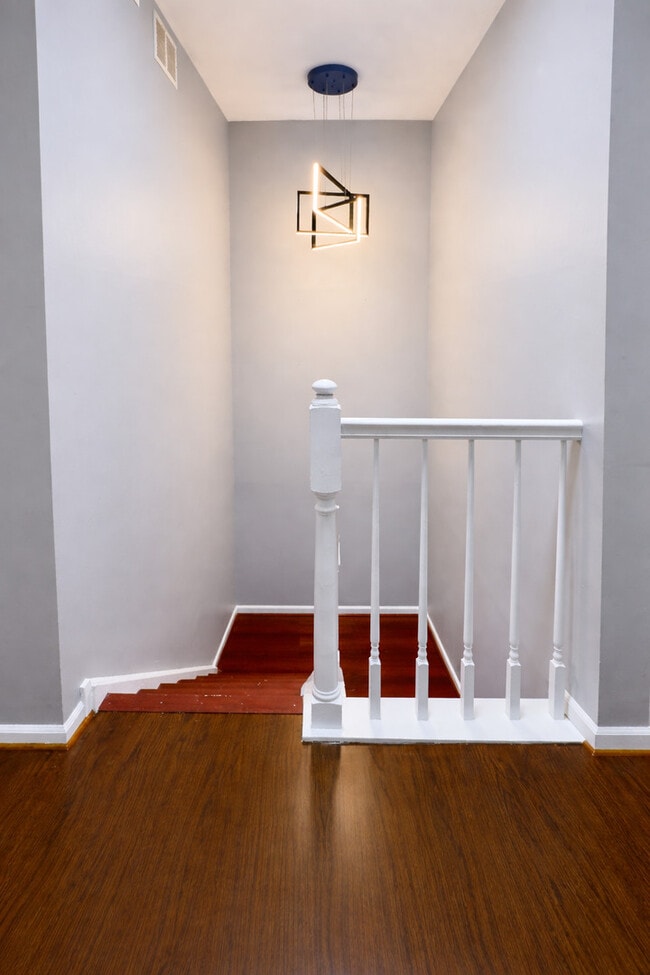 Building Photo - 1527 Mohawk Trail