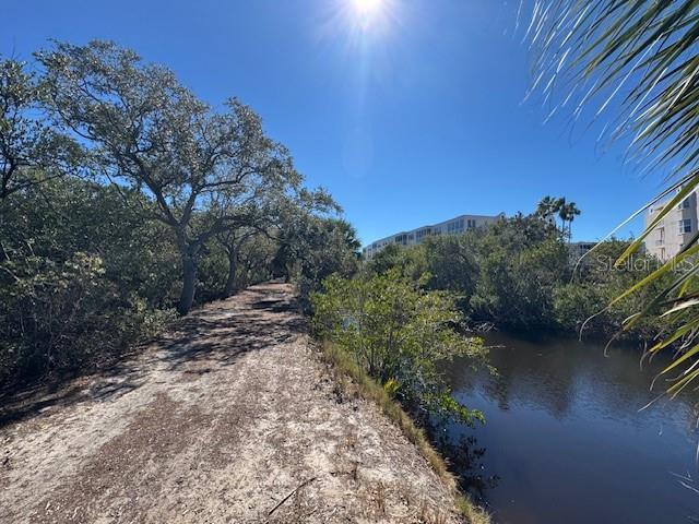 Building Photo - 6251 Shoreline Dr