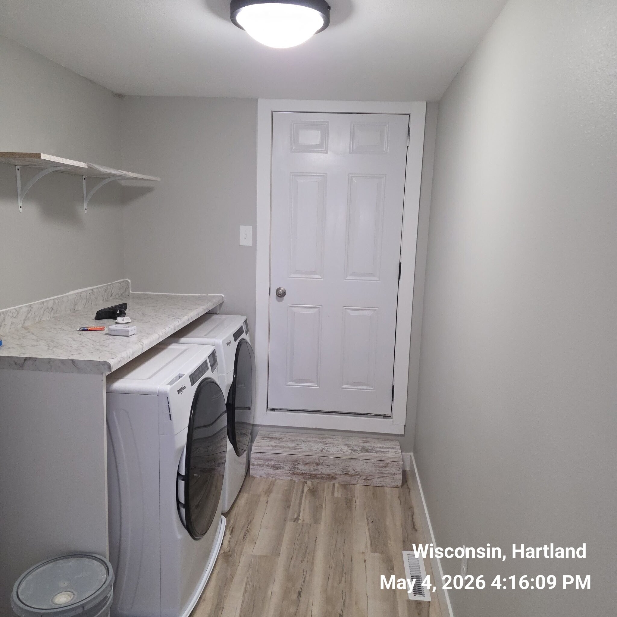 UPstairs laundry - W287N8408 Center Oak Rd